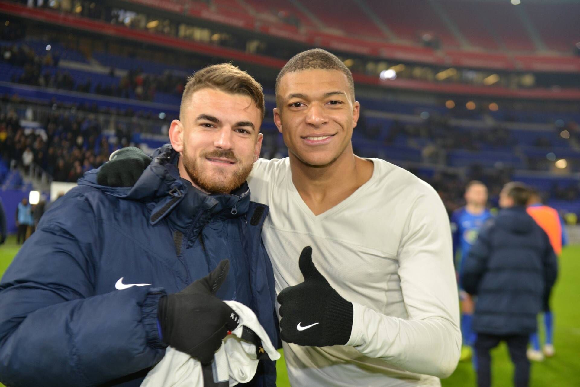 赛后法国杯传出新动向，孟菲斯灰熊迎来里程碑，管理层表态——引发热议，轮换策略成焦点